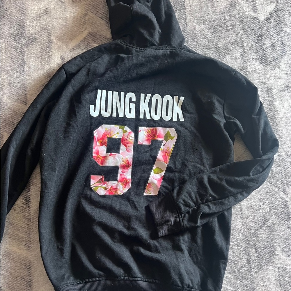 Korean band BTS hoodie Jung Kook 97 women size S excellent condition - Picture 2 of 2